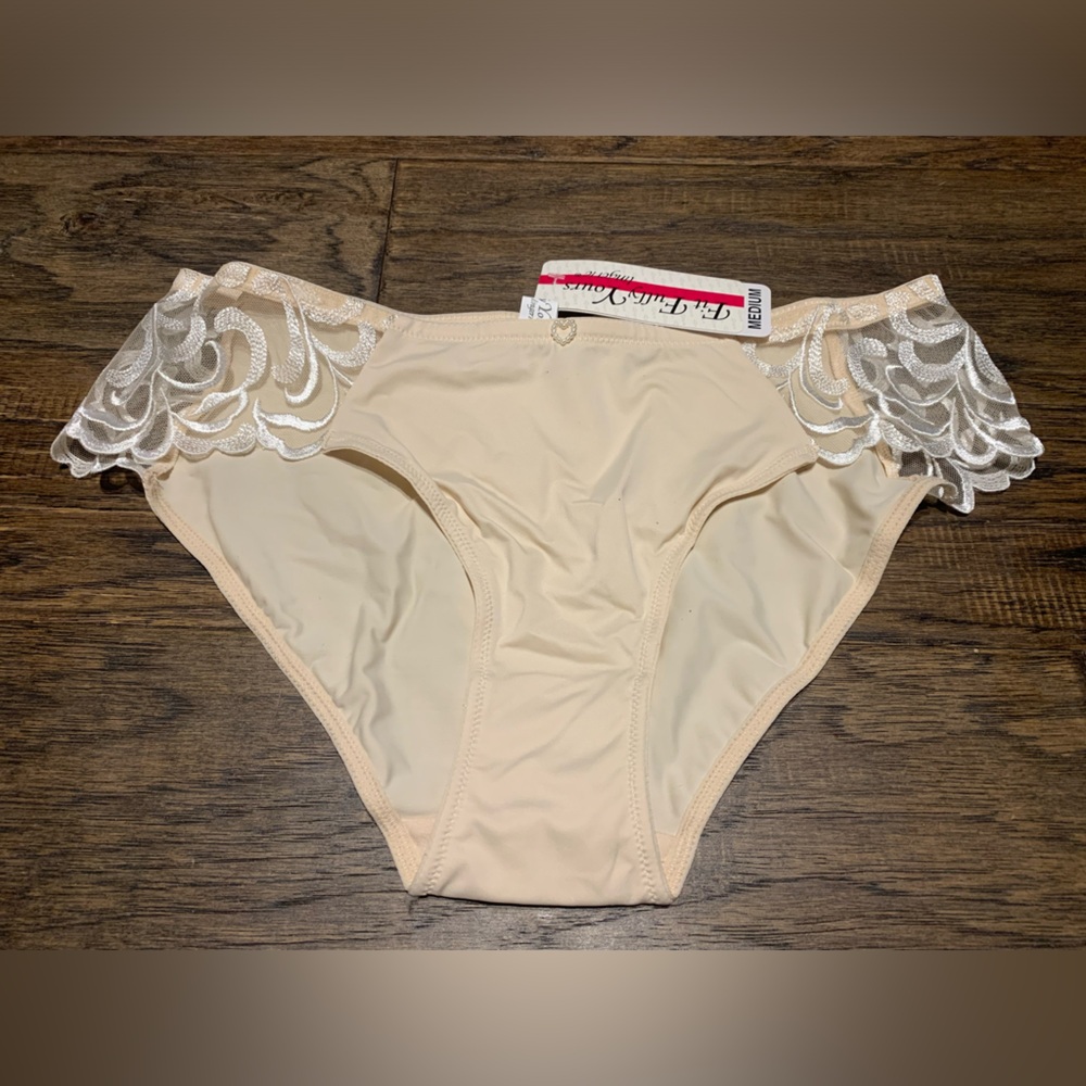 NWT Fit Fully Yours Underwear Medium